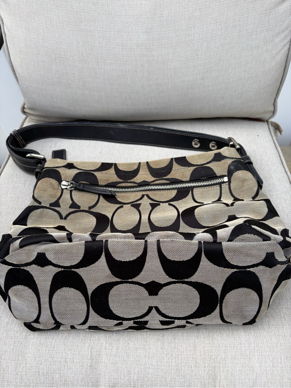 Coach Black Signature Pattern Shoulder Bag - Picture 5 of 6